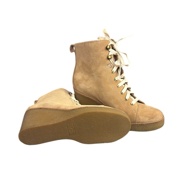 UGG Kiernan Tan Wedge Boots with Suede Texture Sz 10 NWOT Lace Up - Picture 10 of 10